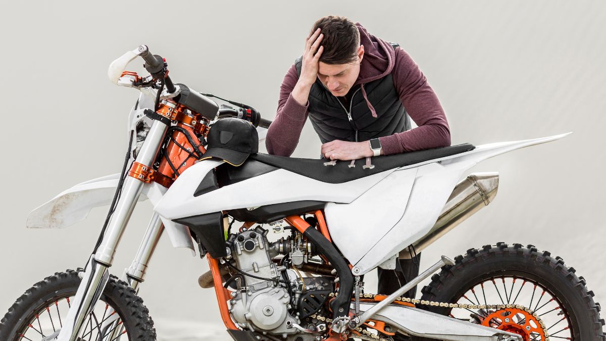 نشانههای خرابی باتری موتورسیکلت